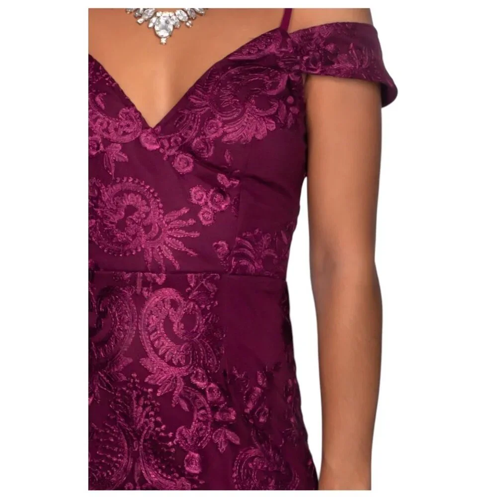 Off-Shoulder Burgundy Lace Maxi Dress - Picture 4 of 16
